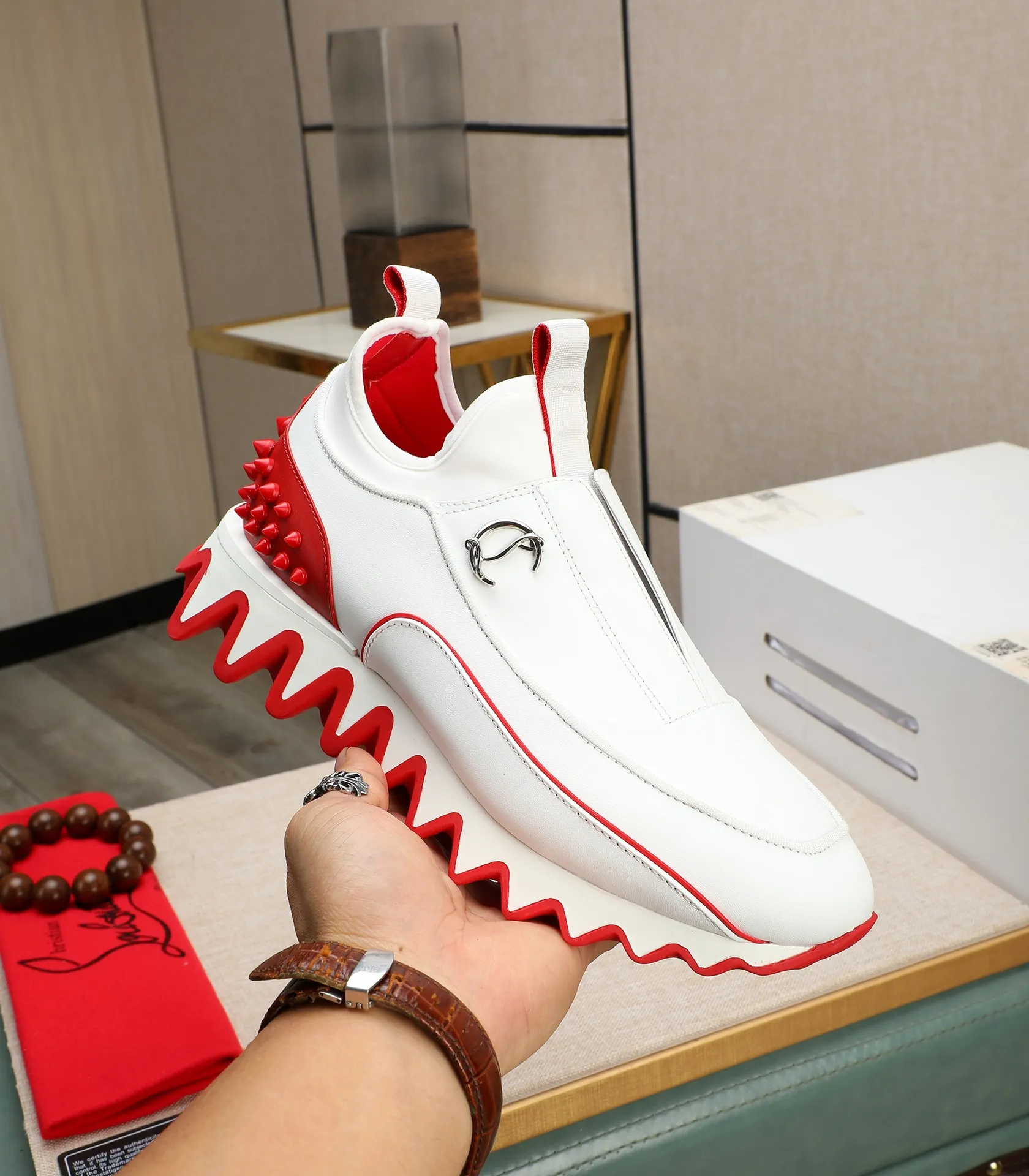 Men's shoes 💰700 (high-end goods) Christian Louboutin (CL red sole shoes) counter series, casual sneakers for couples 📢 📢 📢 Exclusive hot style release 🎈🎈💪 Movable latex feet 👻 Finished outsole line [Proud] 😝Male 38#-46, global supply 😝 [Top version]: Original imported genuine leather upper, top original leather lining, original molded TPU outsole, original 1:1 detail processing, original shoe last,